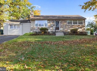 1801 N Hills Ave, Willow Grove, PA 19090