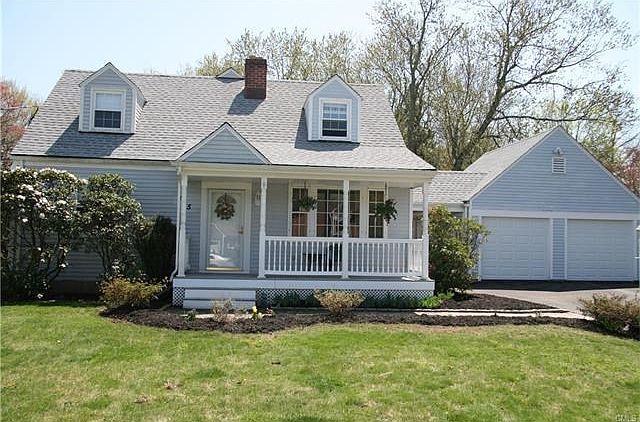 435 Erwin St Trumbull CT Front View