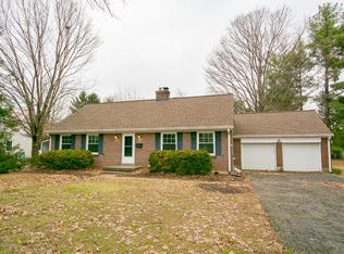 8615 Whipps Mill Rd, Lyndon, KY 40222