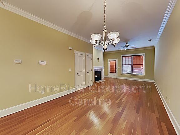 4th image of 324 McAdoo Ave
