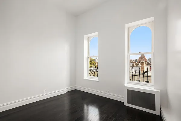 Rented by Compass | media 2