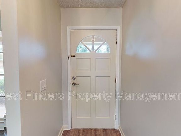 3rd image of 1230 Oakwood Ln