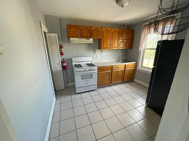 482 New Brunswick Ave — Photo 8