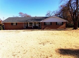 104 Grandview Ave, Pauls Valley, OK 73075