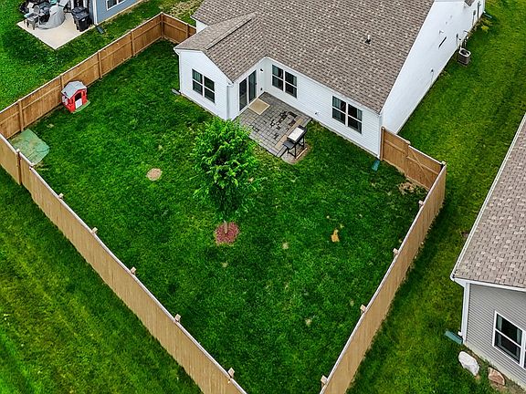 5th image of 8240 Ambrosia Ln
