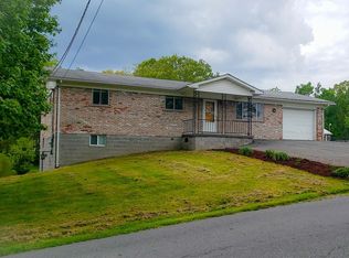 130 Division St, Shady Spring, WV 25918