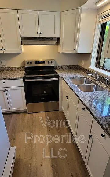 40 McIntyre St #B2 — Photo 4