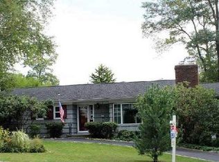 6 Detmer Rd, East Setauket, NY 11733