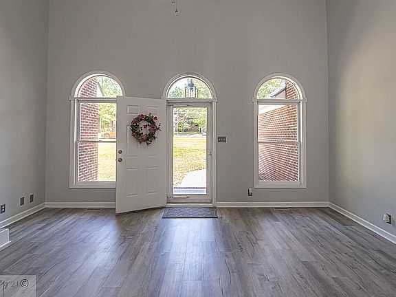2nd image of 121 Albert Dr