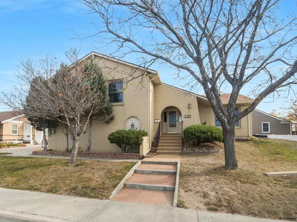 3307 Hynds Blvd, Cheyenne, WY 82001