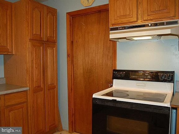 5th image of 119 S Washington St