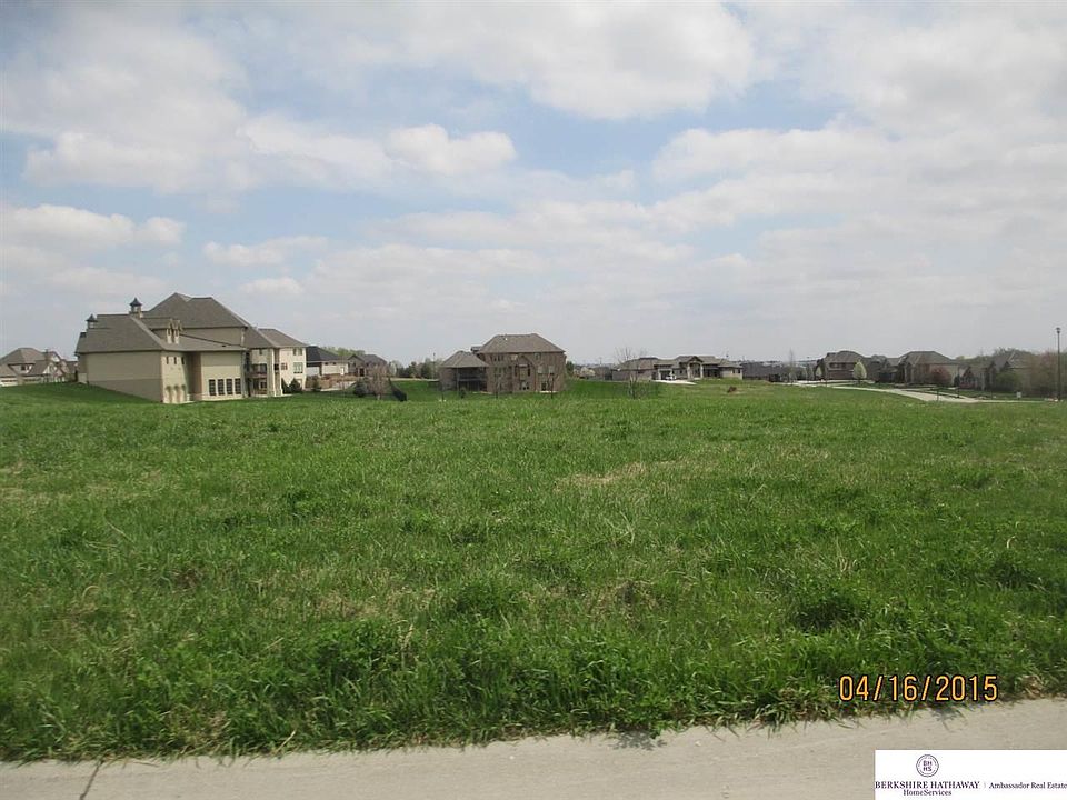 1st image of 16724 Canyon Trl