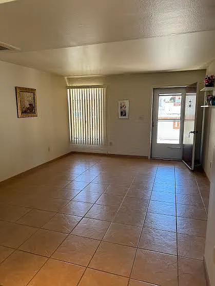 437 S Paseo Madera #B — Photo 9