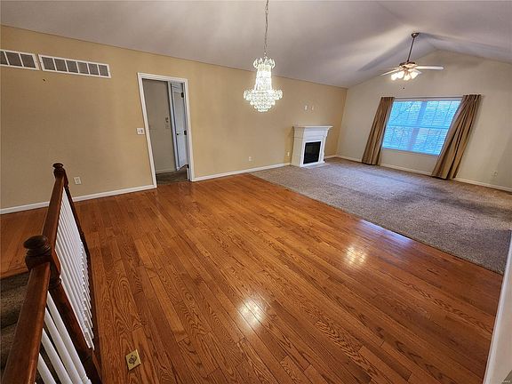 3rd image of 172 Worthington Cir #21