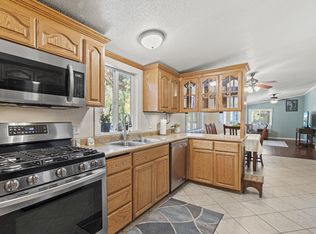 14100 Upper Applegate Rd, Jacksonville, OR 97530