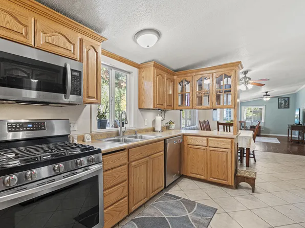 14100 Upper Applegate Rd, Jacksonville, OR 97530