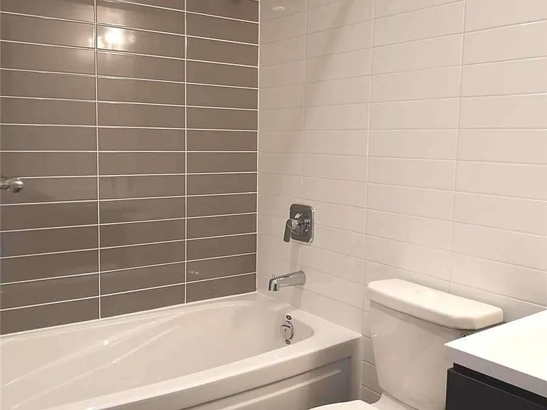 125 Redpath Ave #608 — Photo 11