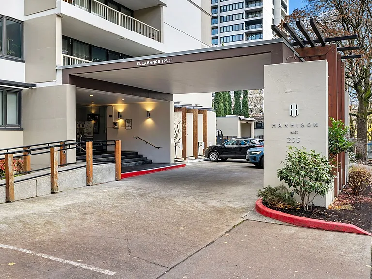HW12G, 255 SW Harrison Street #12G — Photo 13