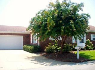 107 Bay Club Cir #18, Morehead City, NC 28557