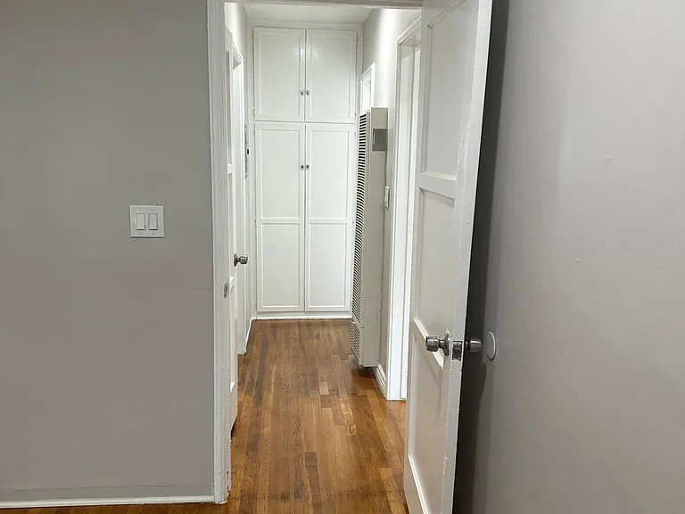 1137 E Washington Blvd — Photo 9