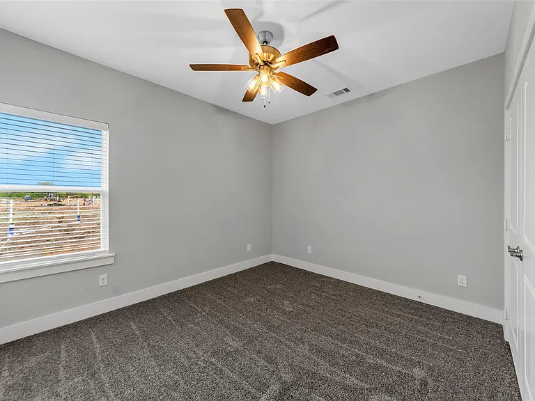 505 Ellis Place Dr — Photo 30