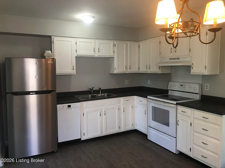 6811 Cedarwood Dr — Photo 6