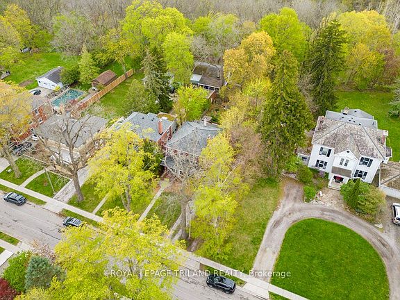 3rd image of 46 Rosebery Pl