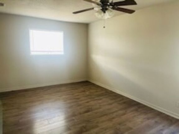 5th image of 805 S Ann Blvd