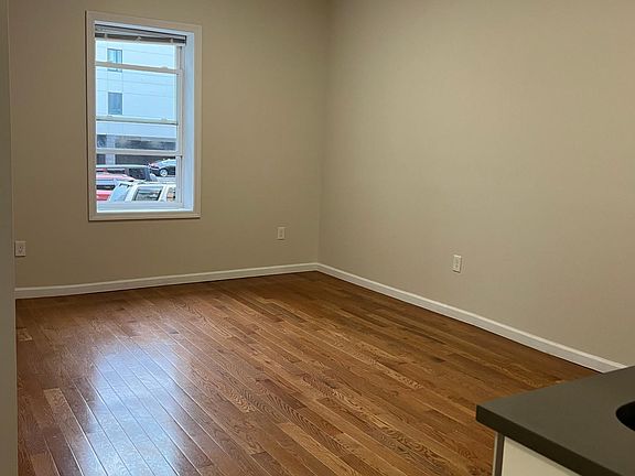 4th image of 131 S Harrison St APT 1B