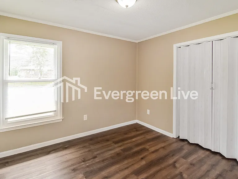2124 Cottingham Dr — Photo 11