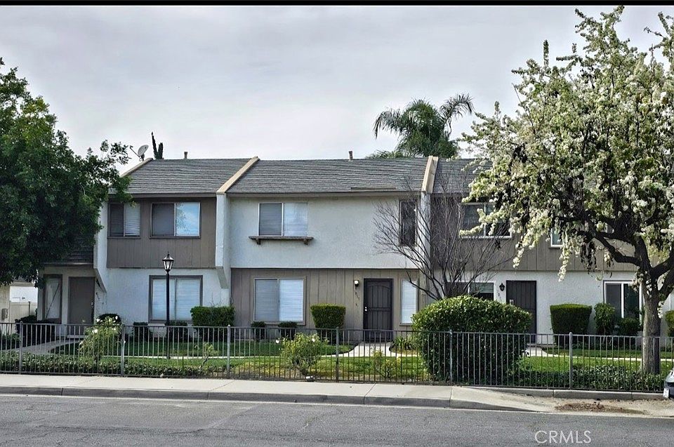 1st image of 1015 Clark St