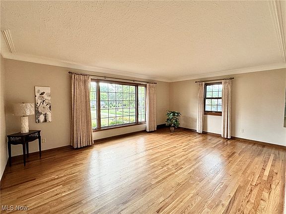 3rd image of 779 Atwood Dr