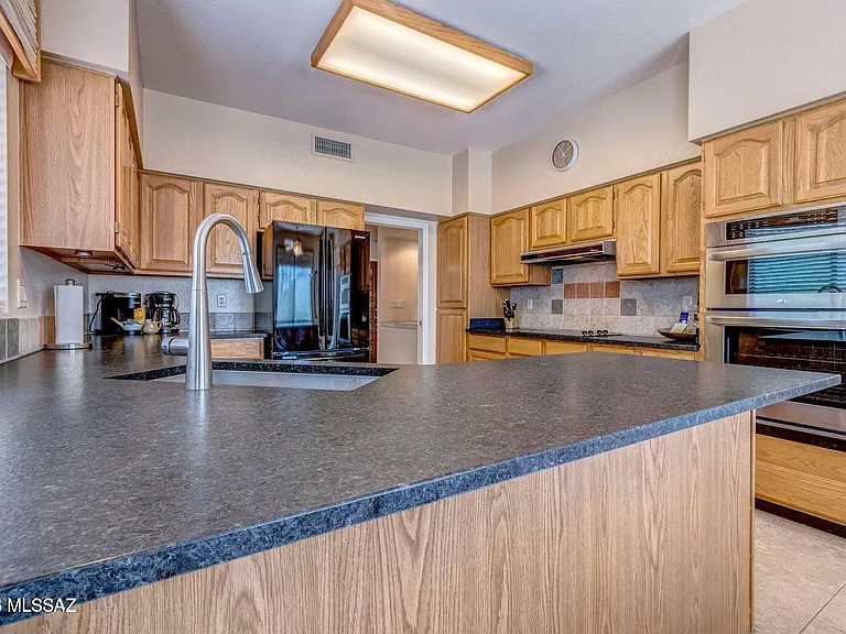 836 E Camino Diestro — Photo 22