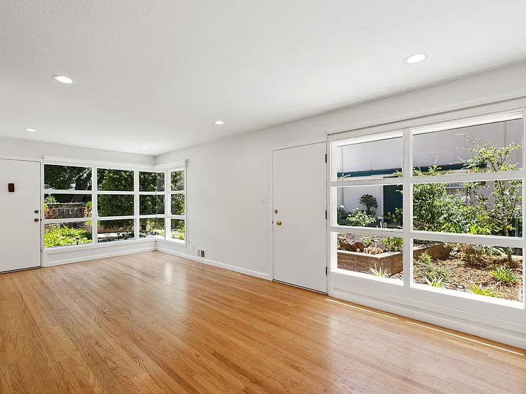 815 Roble Ave — Photo 4