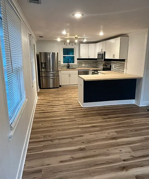 522 Meritta Ave — Photo 3