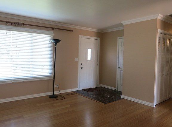 2nd image of 3925 Seaview Dr