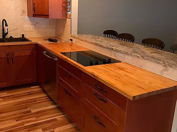Butcher block/Granite
