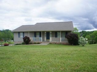 2011 Ohio Ave, Mount Carmel, TN 37645