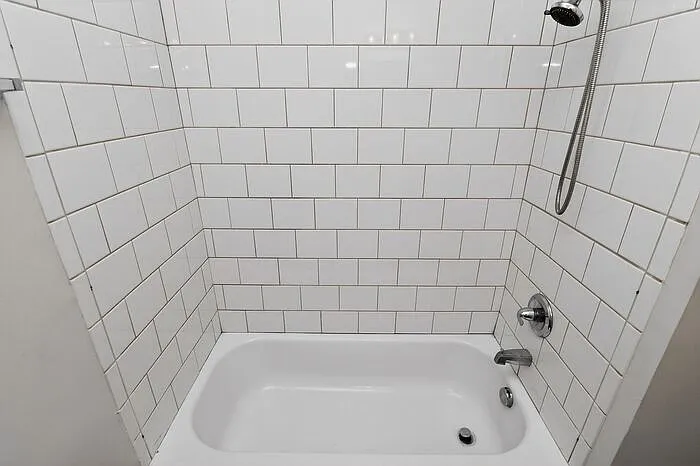 420 Plymouth Ave — Photo 21