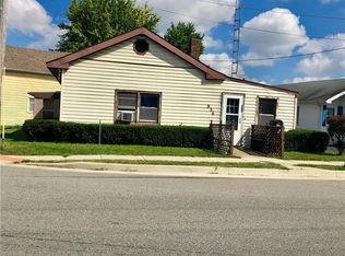 926 W 3rd St, Rushville, IN 46173