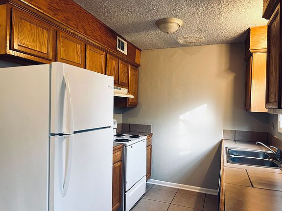 5th image of 211 Al Pearson Dr #B