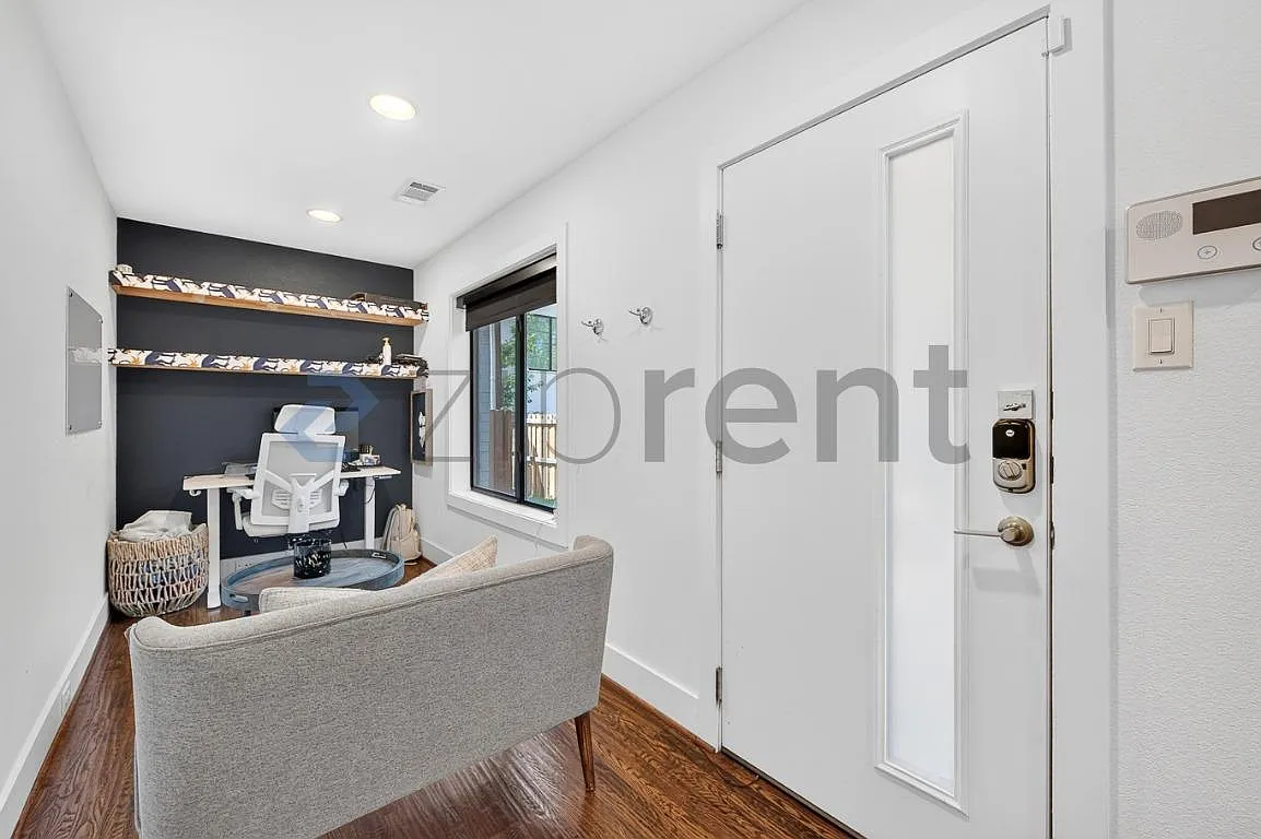 2 bed, 2.5 bath, 1460 sqft, $3,300 — Photo 4