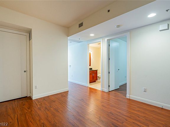 3rd image of 4525 Dean Martin Dr Unit 1405