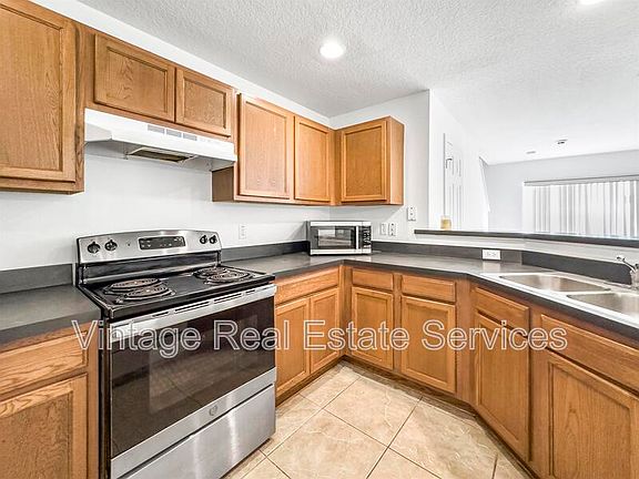 4th image of 10825 Johanna Ave