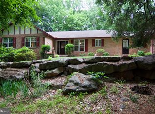 5056 Brook Ln, Mohnton, PA 19540