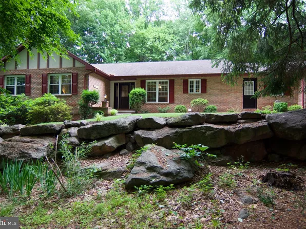 5056 Brook Ln, Mohnton, PA 19540