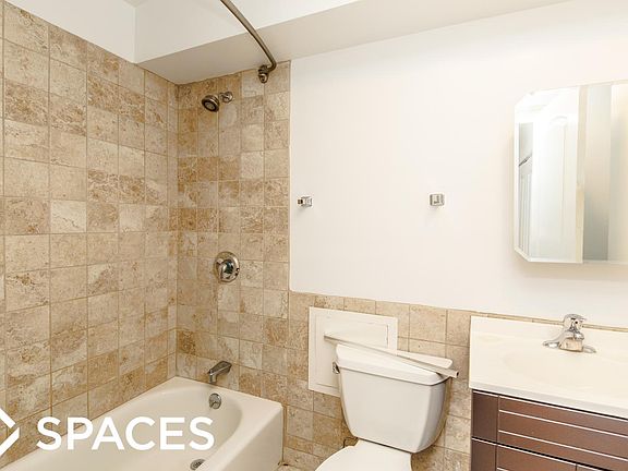 3rd image of 3161 N Cambridge Ave APT 501