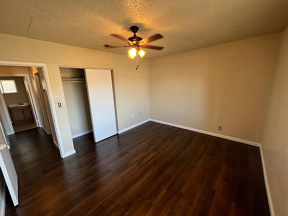 3rd image of 1021 W Commercial Ave