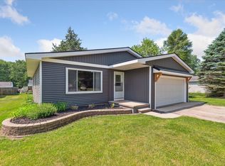 4776 Joan Ln, Pinckney, MI 48169