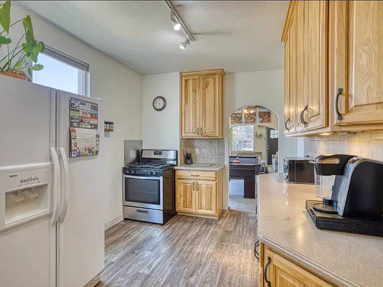 781 E Simpson Ave — Photo 13